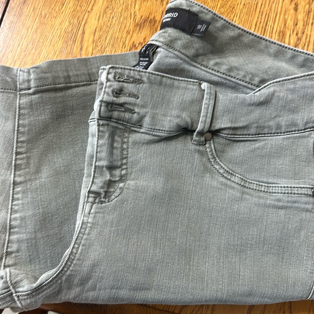 Torrid Bermuda shorts size 18